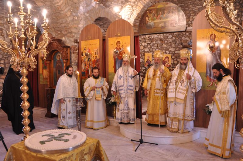 Ἐγκαίνια τοῦ Ἱεροῦ Ναοῦ τῆς Παναγίας Πετρούσης καί χειροτονία Πρεσβυτέρου